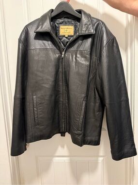 Boston Harbour Men's Black Leather Bomber Jacket
